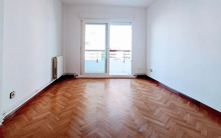 Piso en Calle de la Isla de Java, Tres Olivos - Valverde - Foto 1
