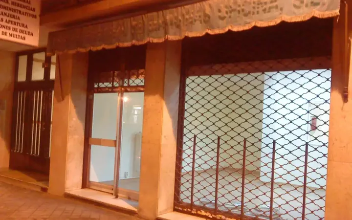 Local comercial en  Calle de la Marroquina 106 - Foto 2
