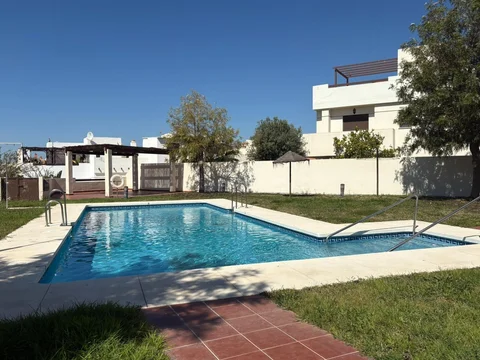 Chalet pareado en avenida Amatista, 2 - Foto 1