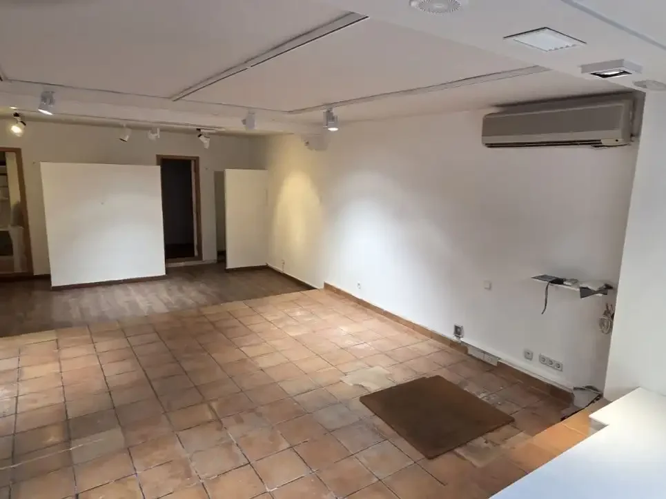 Local comercial en  Carrer de Sant Pere Més Alt 64 - Foto 3