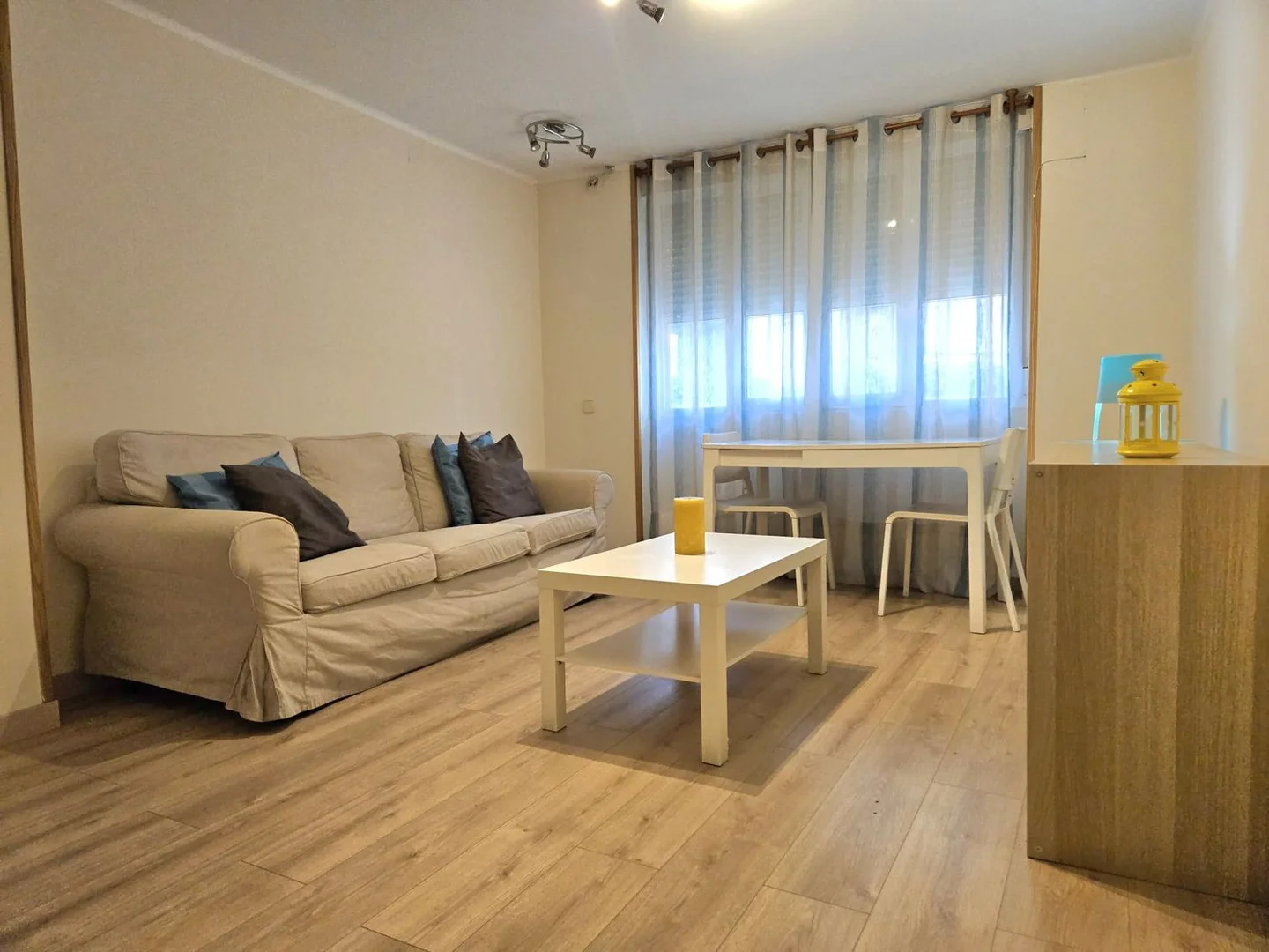 Piso en calle de María Teresa Sáenz de Heredia, 14 - Foto 1