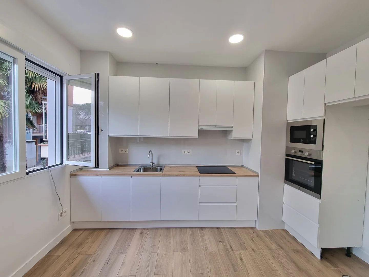 Estudio en calle del Canal del Bósforo, 60