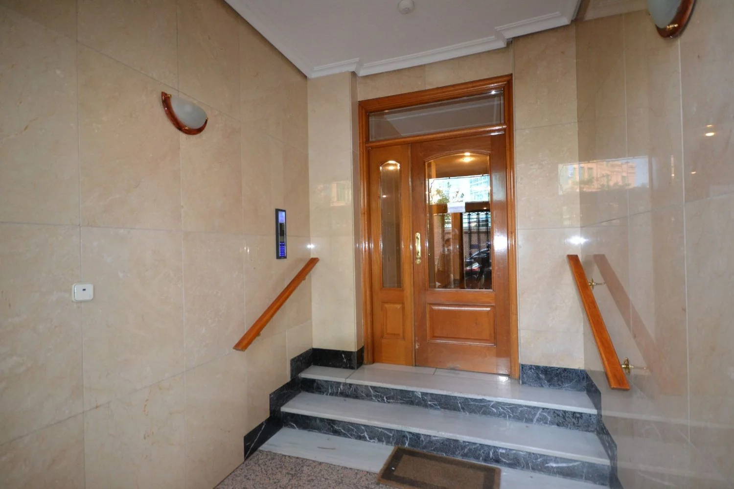 Piso en Calle de Rafael de Riego - Foto 2