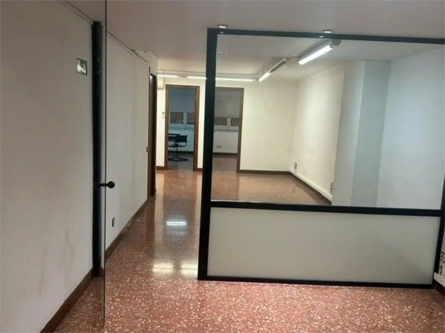Local comercial en  Passeig de Sant Joan 109 - Foto 3