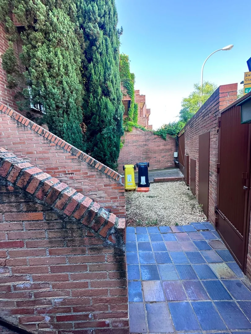 Edificio de uso mixto en Calle de la Hiedra - Foto 4
