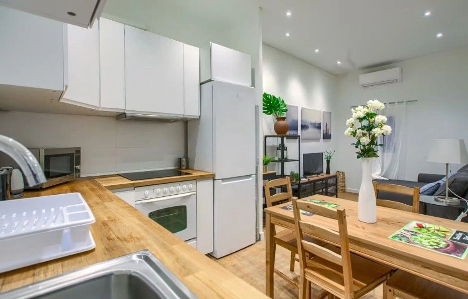 Piso en C. de Casto Plasencia, 6 - Foto 4