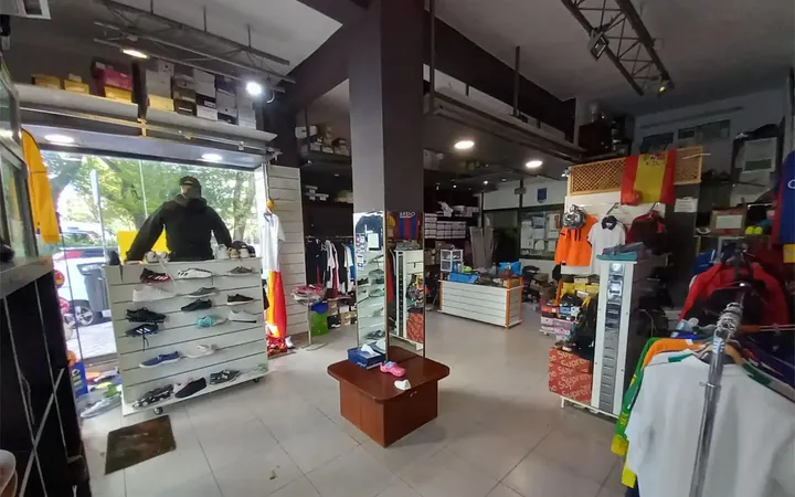 Local comercial en  Calle de las Islas Cíes 31 - Foto 4
