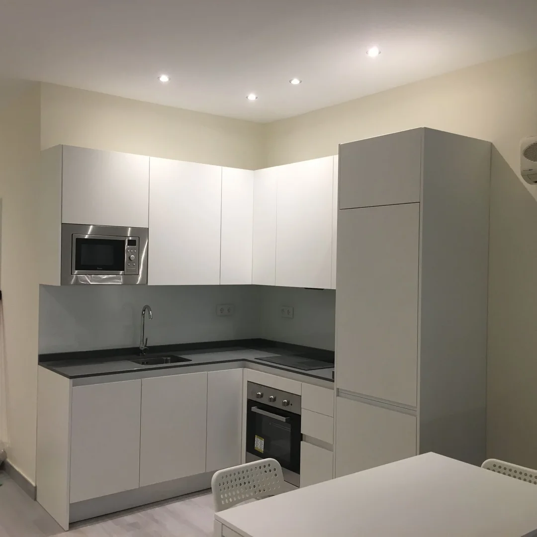 Estudio en avenida de Manoteras, 38