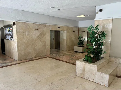 Piso en  Calle del Condado de Treviño 2 - Foto 57