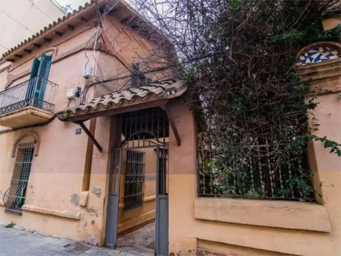 Piso en  Carrer del Baró d'Esponellà 20 - Foto 7