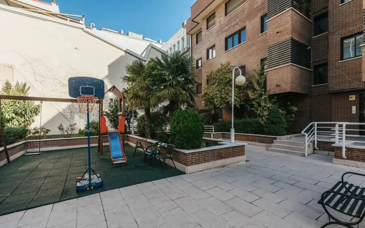 Piso en Calle de Sánchez Pacheco - Foto 16