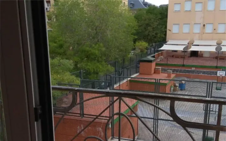 Piso en  Calle de Juan Álvarez Mendizábal 99 - Foto 3