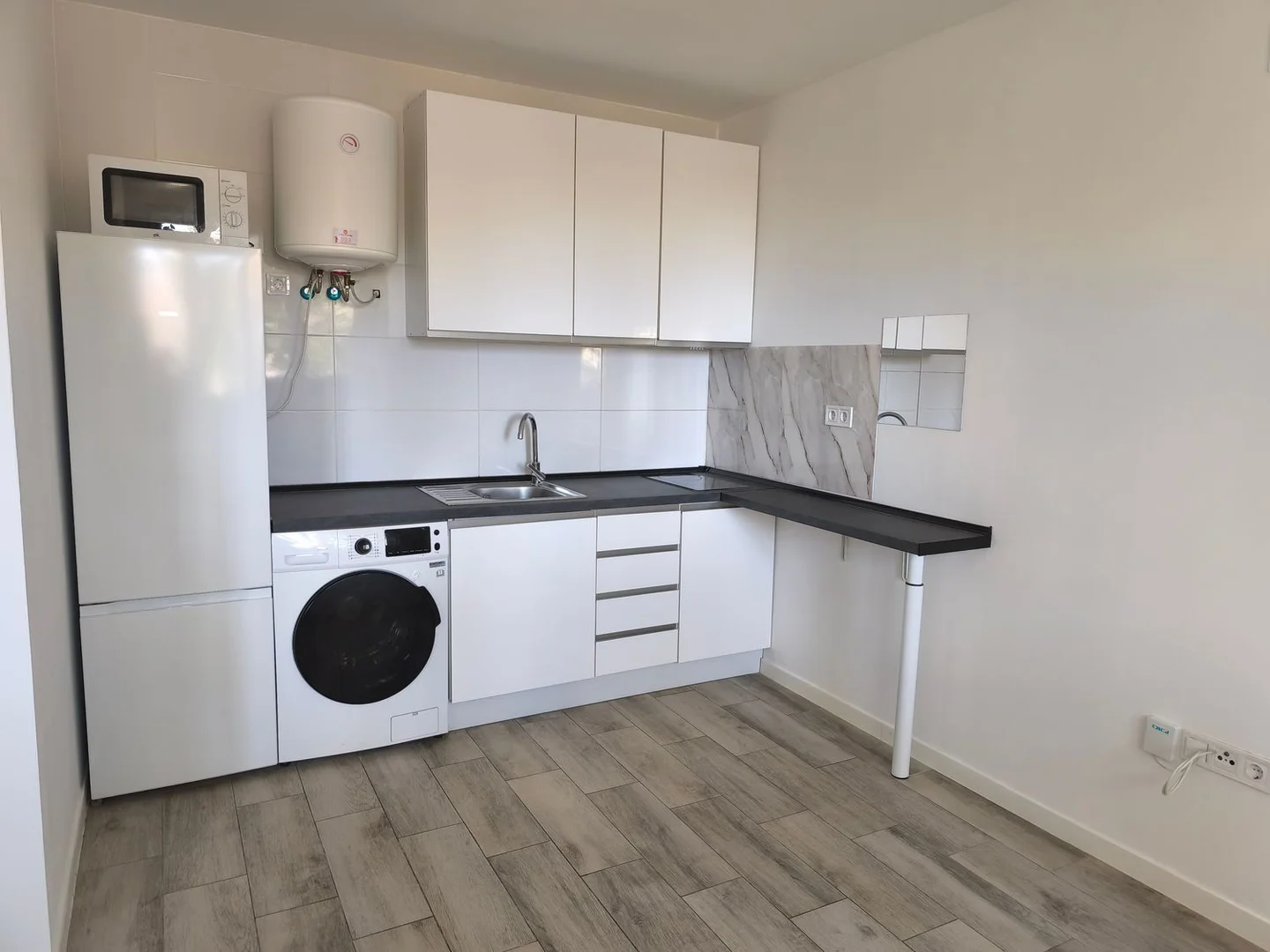 Estudio en calle del Parque Eugenia de Montijo, 6 - Foto 2