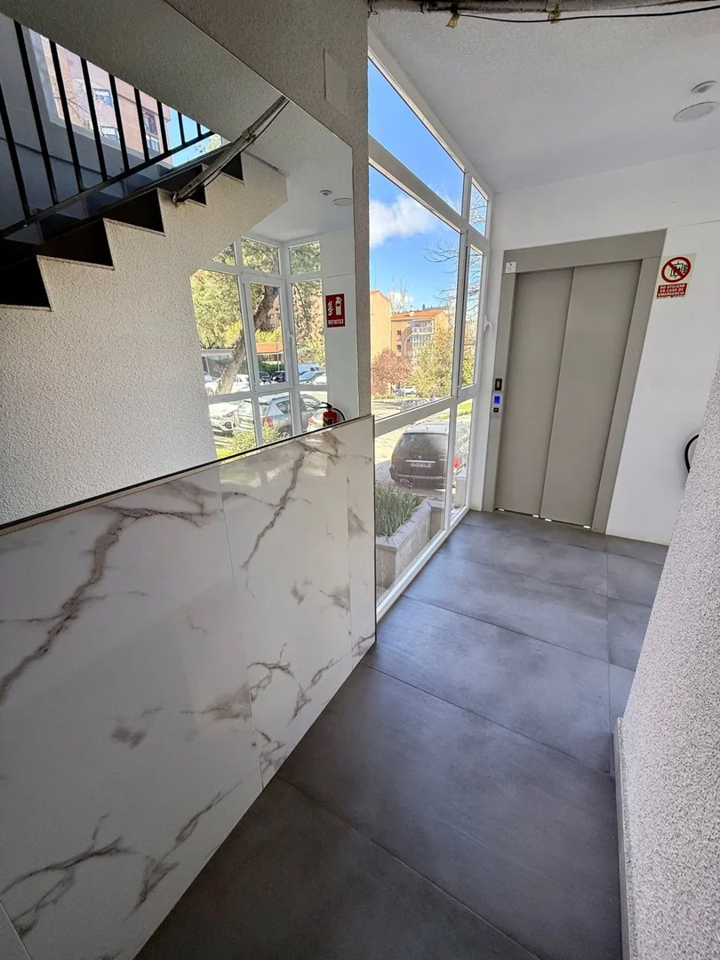 Piso en calle de Ramón Gómez de la Serna, 121 - Foto 12