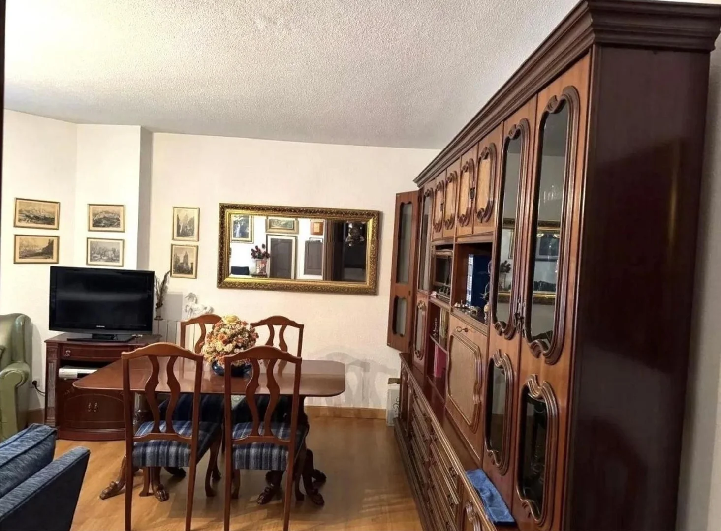 Piso en  Calle de Binéfar 8 - Foto 2