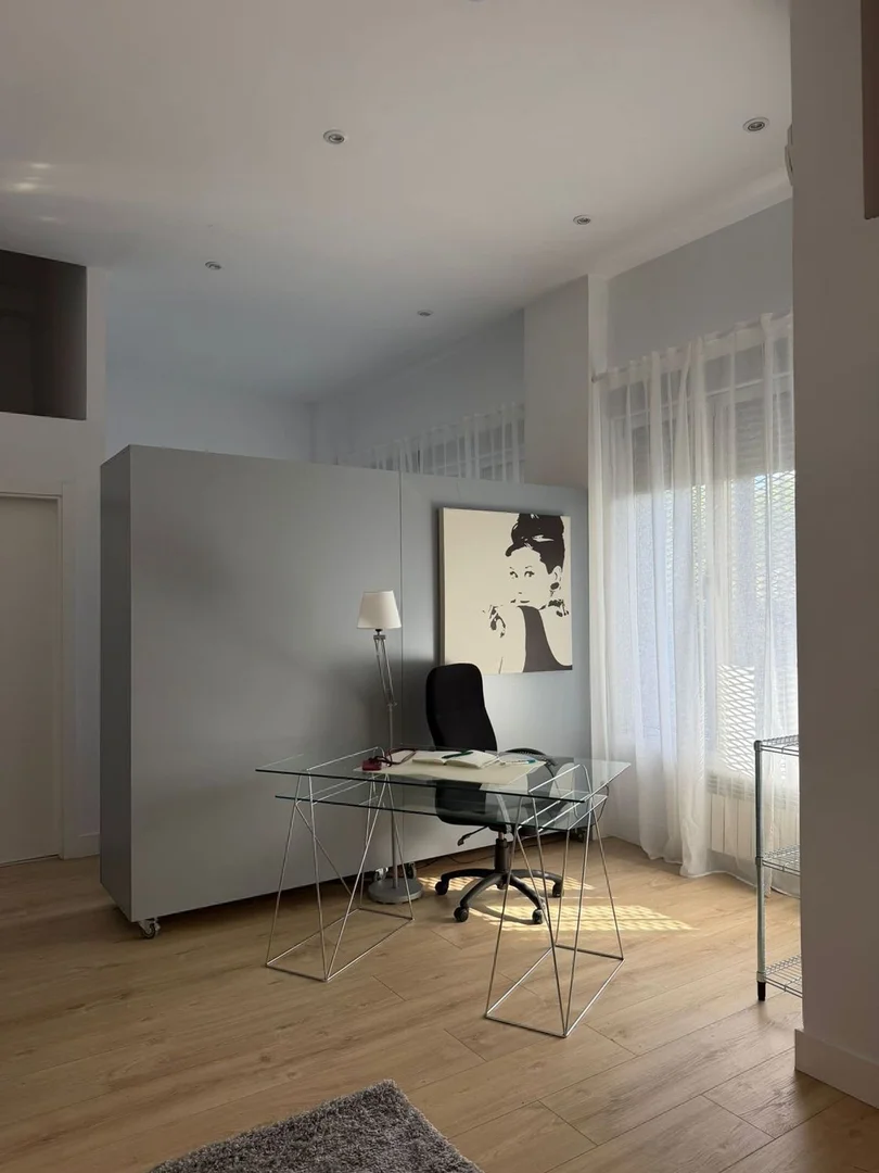 Piso en calle de Sirio, 12 - Foto 1