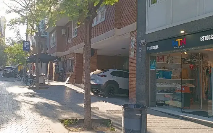Garaje en  Carrer de Sant Gervasi de Cassoles 86 - Foto 4