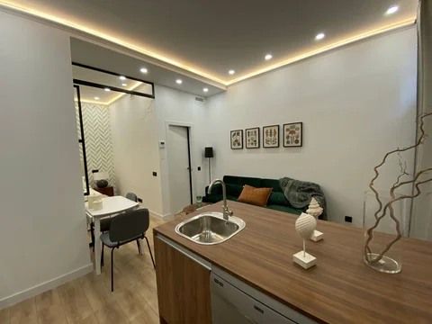 Estudio en calle de Fernán González, 79 - Foto 8