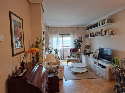 Piso en calle Alfonso Rodríguez Castelao, 21 - Foto 1