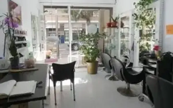 Local comercial en Barcelona, Navas - Foto 3
