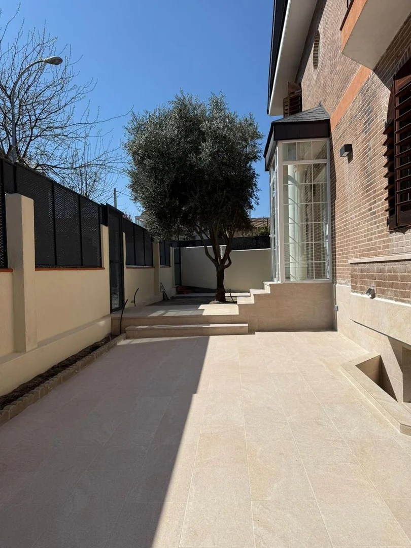 Chalet pareado en Barrio Montecarmelo - Foto 1