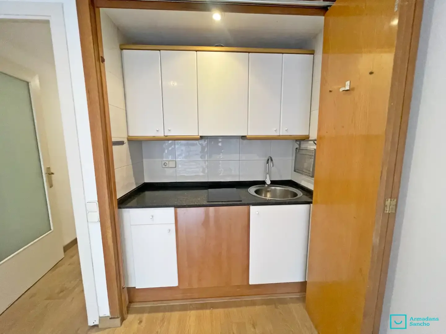 Estudio en  Carrer d'Homer 42 - Foto 8