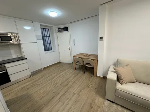 Piso en calle de Cartagena, 112 - Foto 2