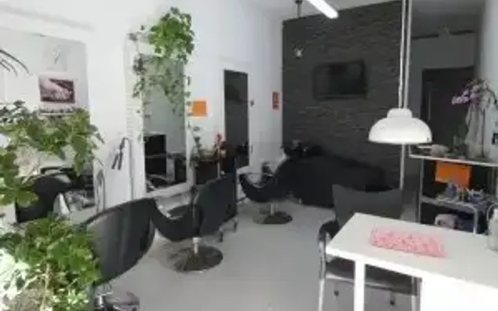 Local comercial en Barcelona, Navas - Foto 2