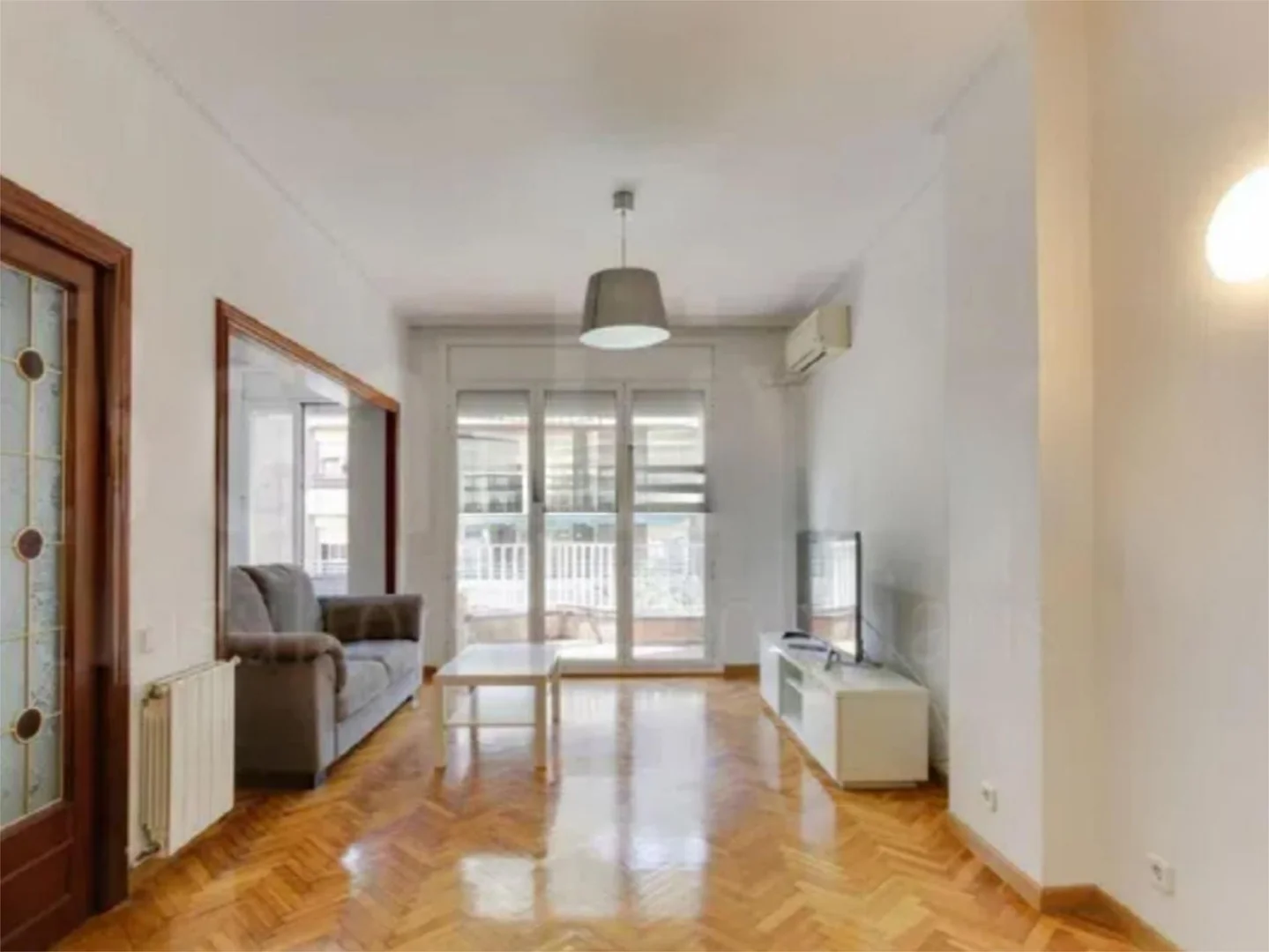 Piso en  Carrer de los Castillejos 298 - Foto 3