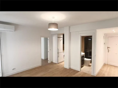 Piso en  Calle del Aviador Zorita 8 - Foto 1