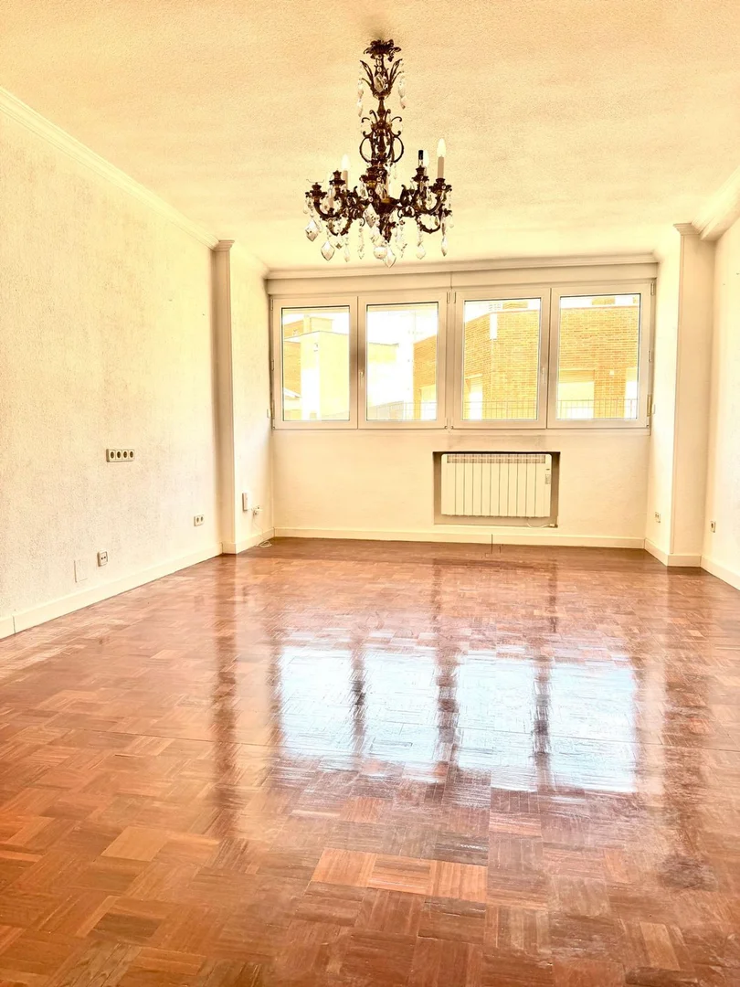 Piso en calle de Clara del Rey, 37 - Foto 2