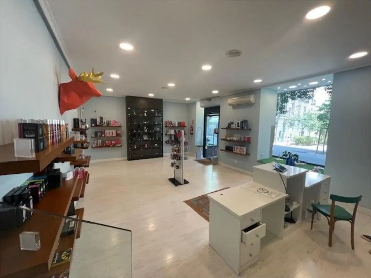 Local comercial en  Calle del Marqués Viudo de Pontejos 1 - Foto 12