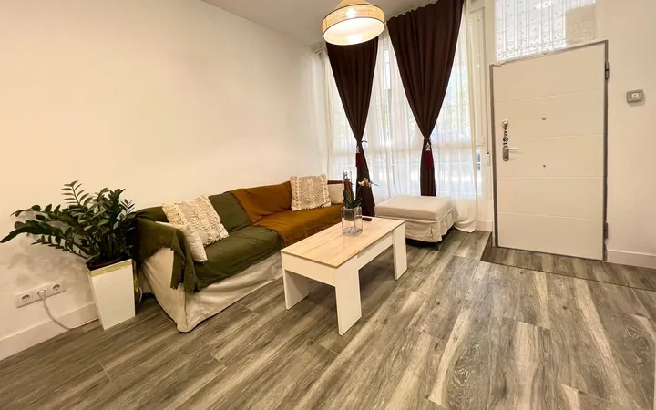 Estudio en Calle de Hermenegildo Bielsa, Moscardó - Foto 1