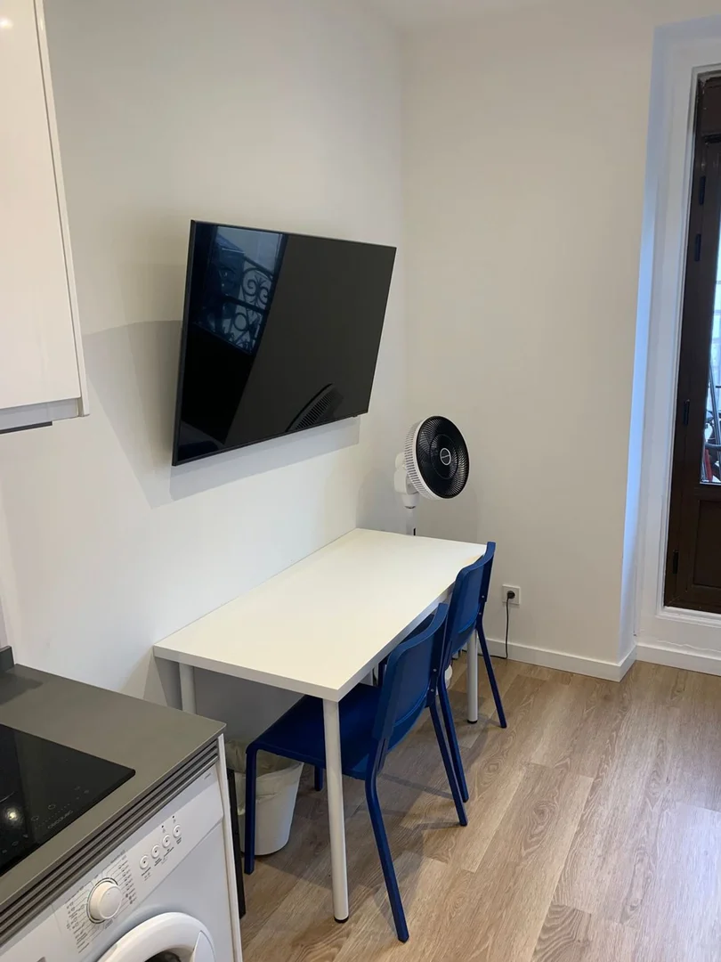 Estudio en calle de Pelayo, 28 - Foto 5