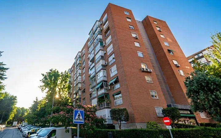 Piso en Calle de Puentelarra - Foto 1