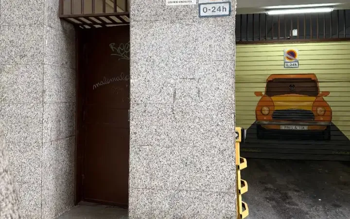 Garaje en  Travessera de les Corts 31 - Foto 2