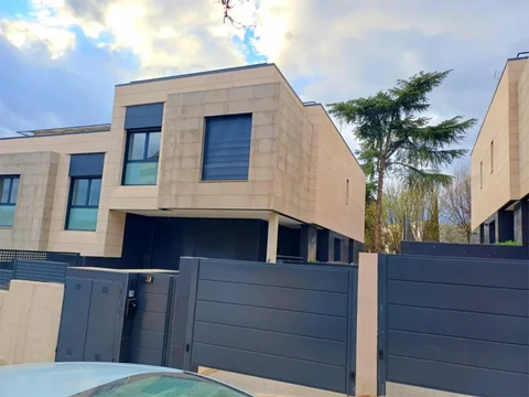 Chalet en  Calle de Luisa Andrés 15 - Foto 2