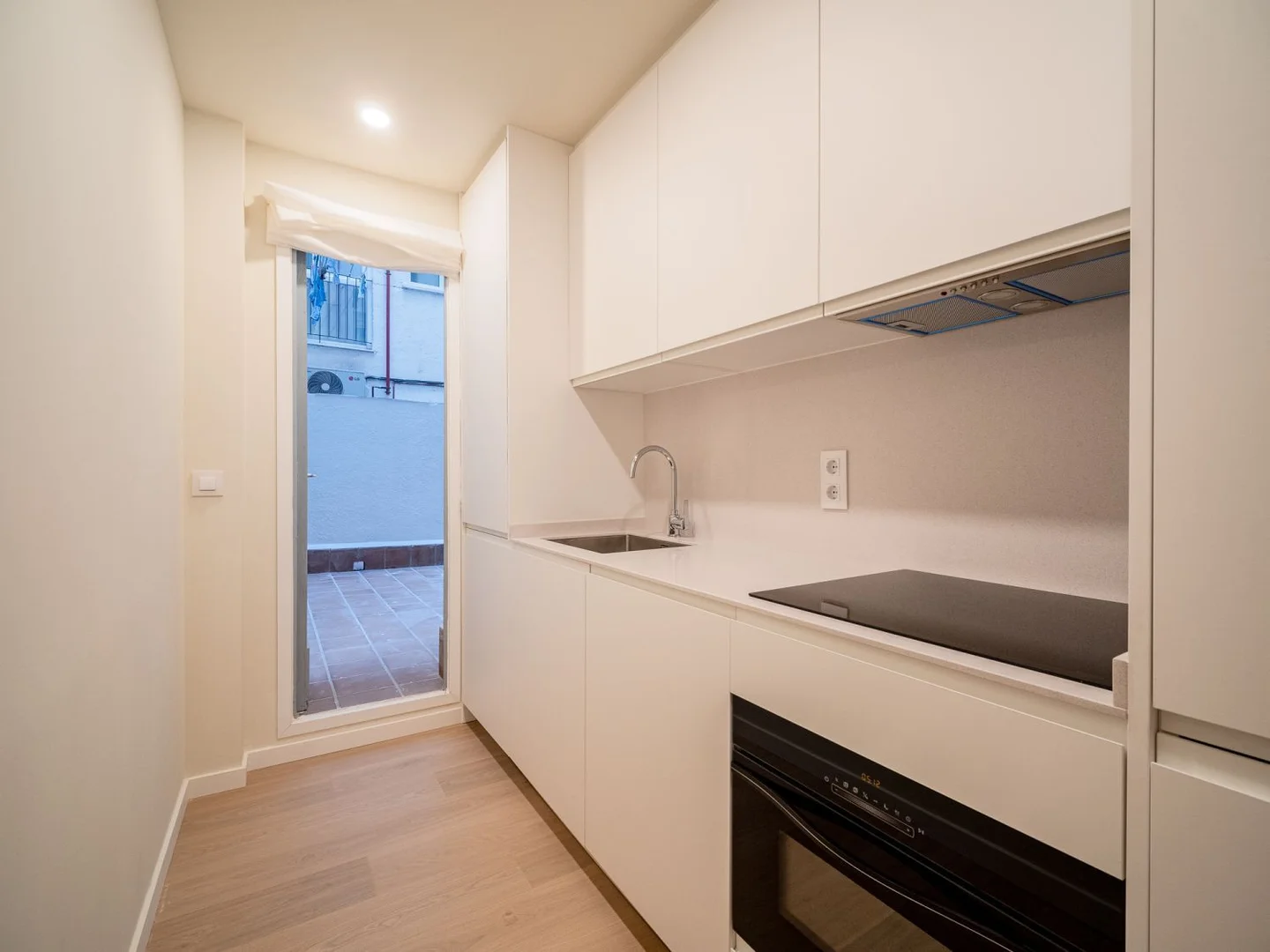 Piso en calle de Dulcinea - Foto 12