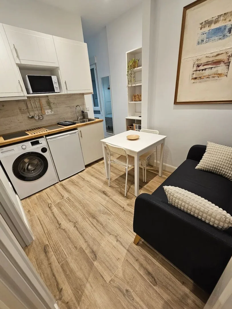 Piso en calle de Juan Álvarez Mendizábal, 49 - Foto 1