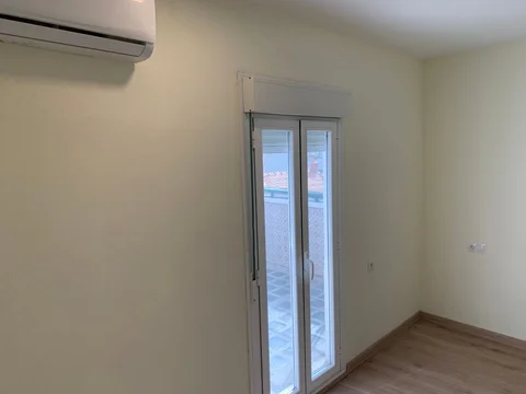 Piso en calle de Santoña, 24 - Foto 2