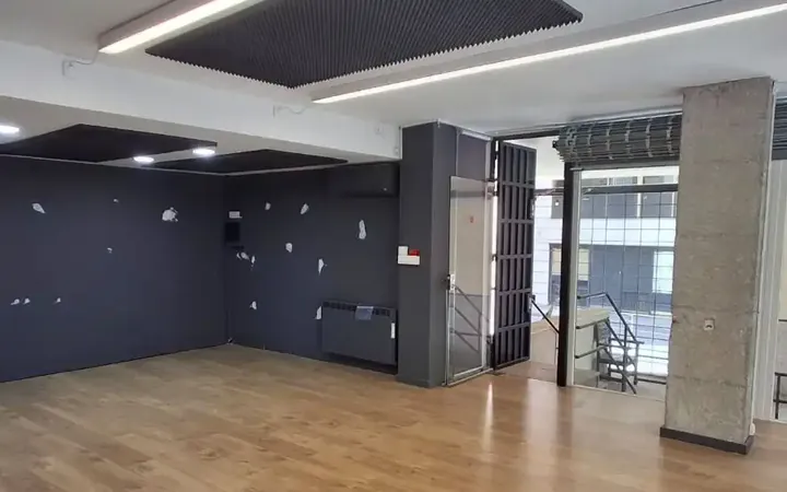 Local comercial en  Carrer dels Madrazo 54 - Foto 4