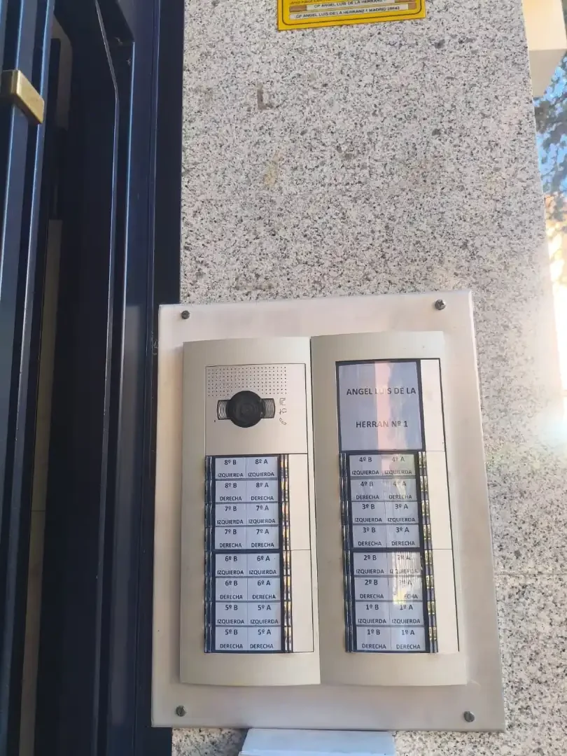 Piso en  Calle de Ángel Luis de la Herrán 1 - Foto 5