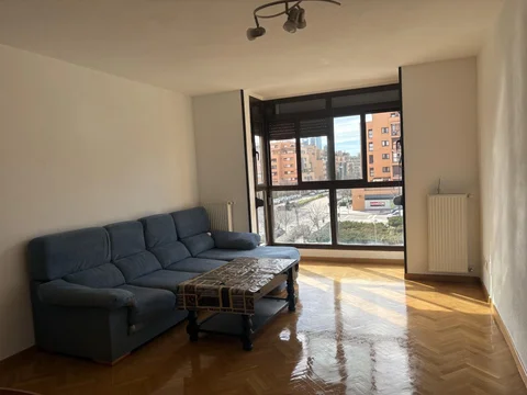 Piso en calle Sierra de Atapuerca 31 - Foto 1