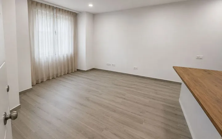 Piso en Calle de Linneo - Foto 6