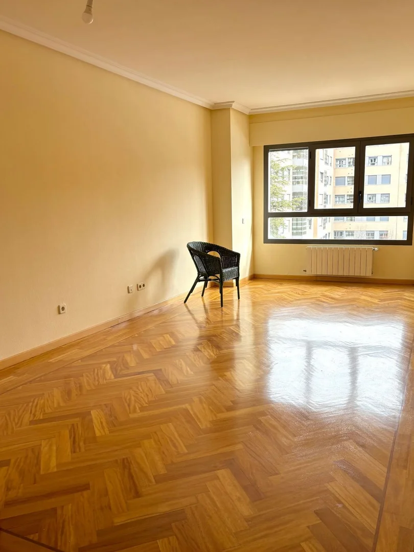 Piso en calle de Bustamante, 22 - Foto 2