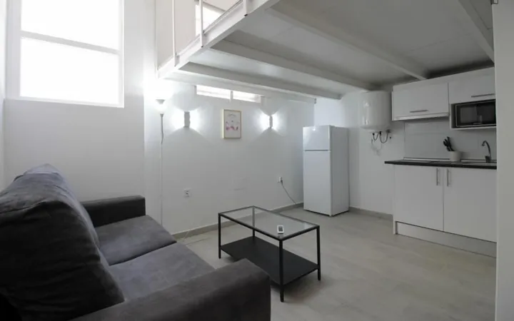 Estudio en Calle de Rodrigo Uhagón, Pradolongo - Foto 1