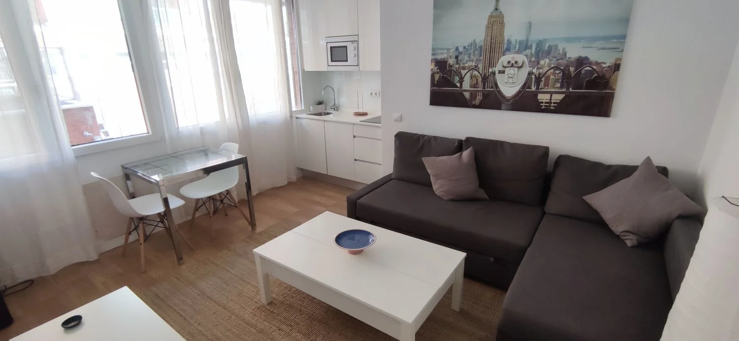 Piso en calle de Lira, 1