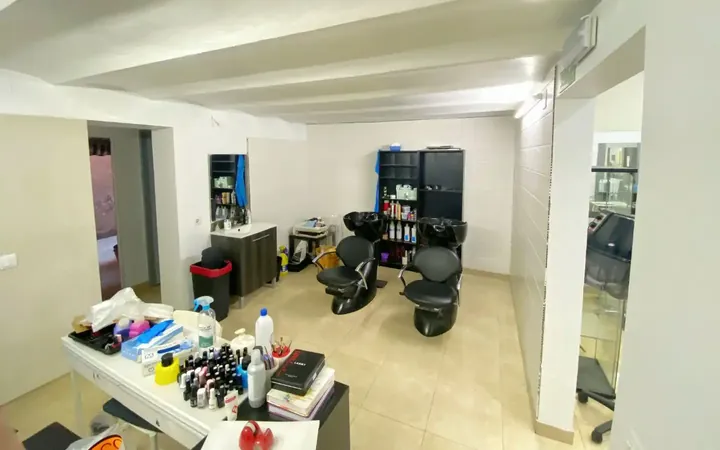 Local comercial en  Carrer de Blai 41 - Foto 3