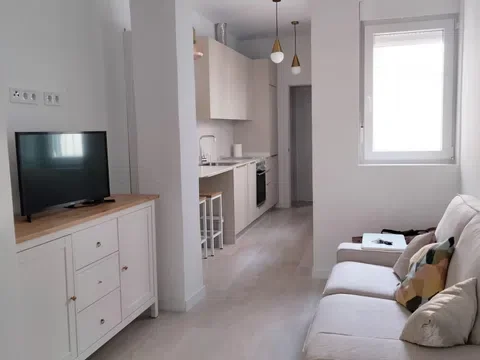 Estudio en calle de Doña Berenguela, 19 - Foto 1