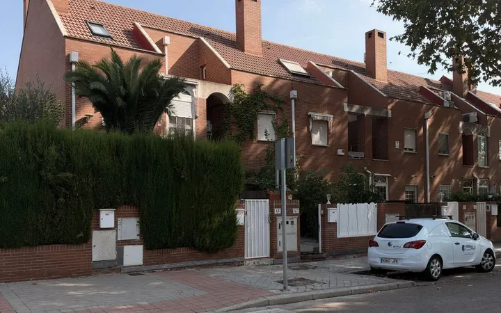 Chalet adosado en Calle Arroyo del Juncal, Ambroz - Foto 1